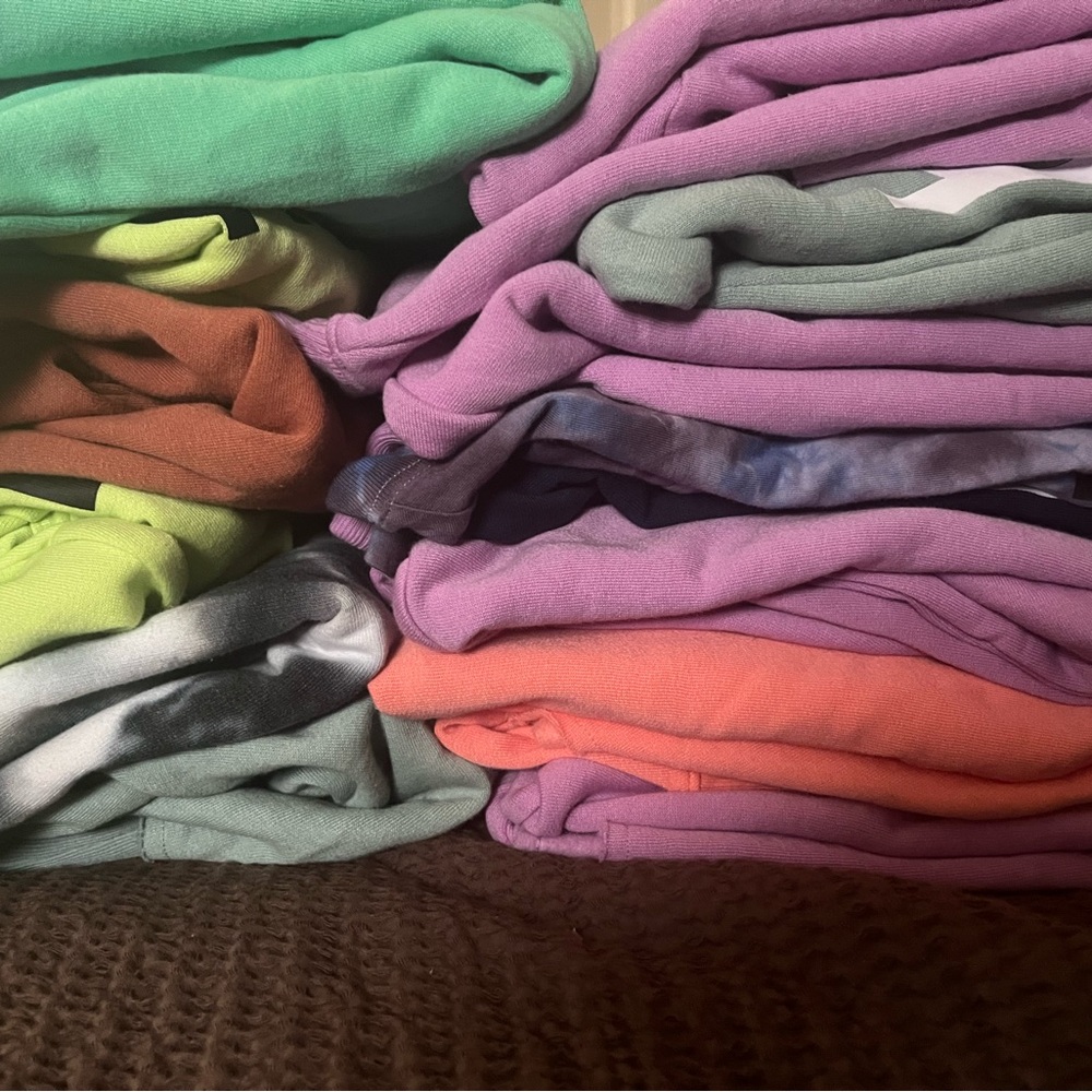 Pre Teen Girls Clothing Mystery Box NWT 6-7 Items Hoodies Tees Reseller Lot - Picture 2 of 2